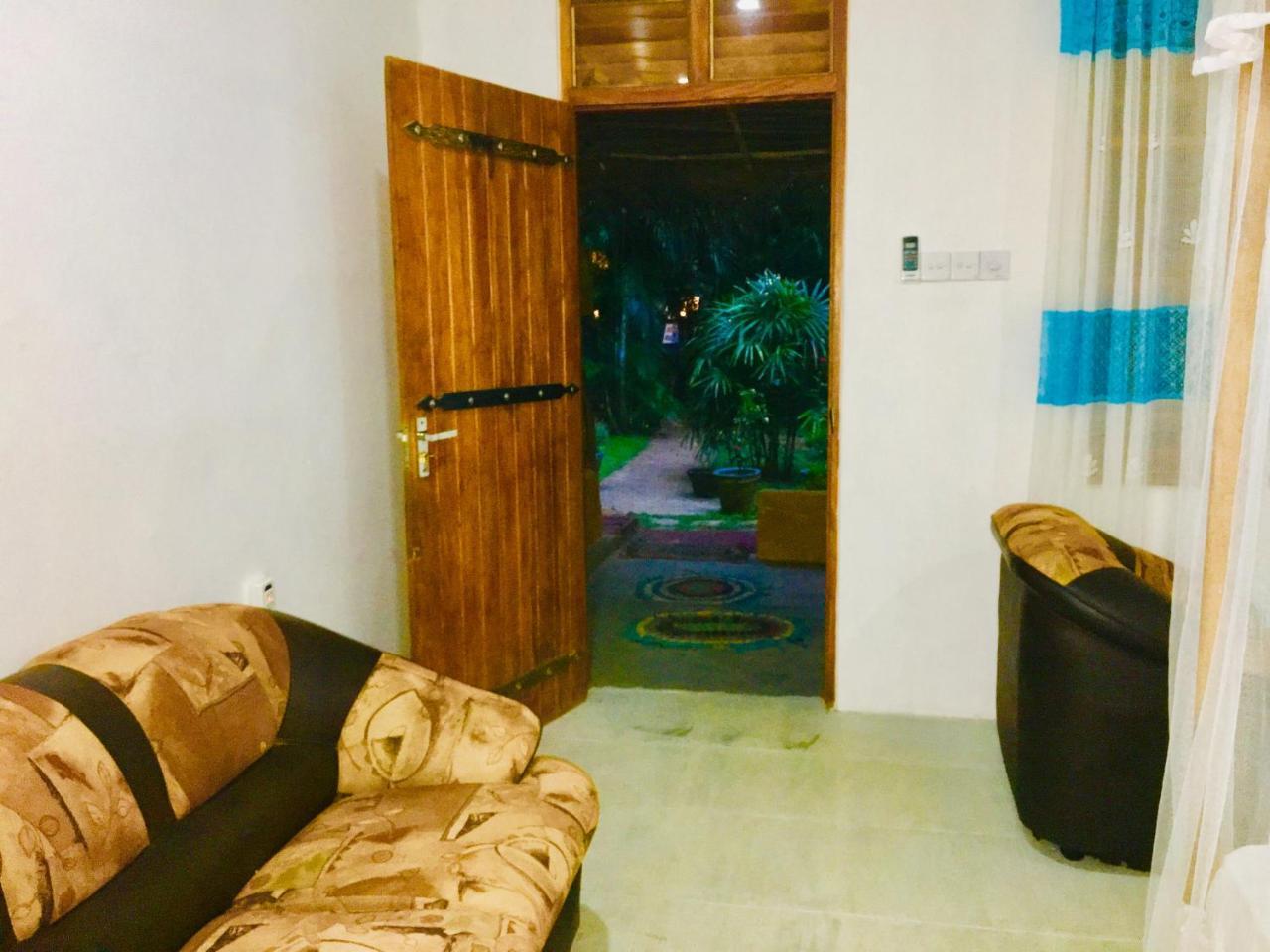 ホテル Sea Breeze Garden タンガラ エクステリア 写真